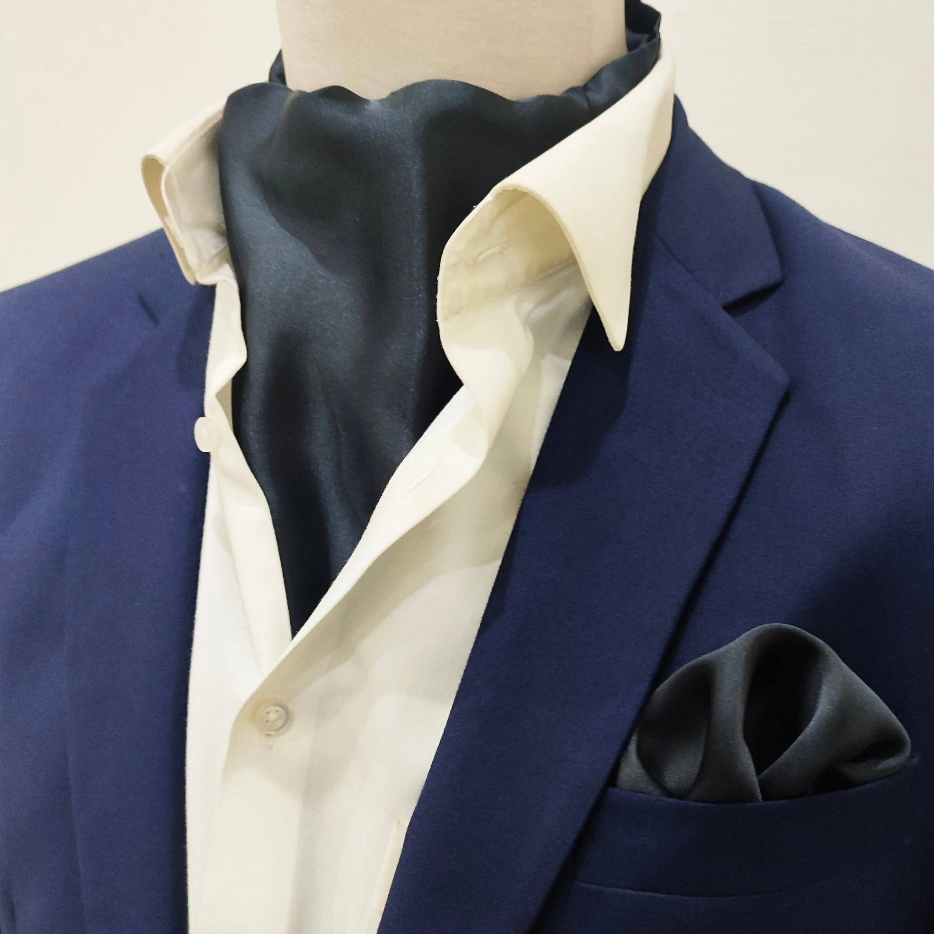 CHARCOAL PLAIN - silk men ascot and pocket square set