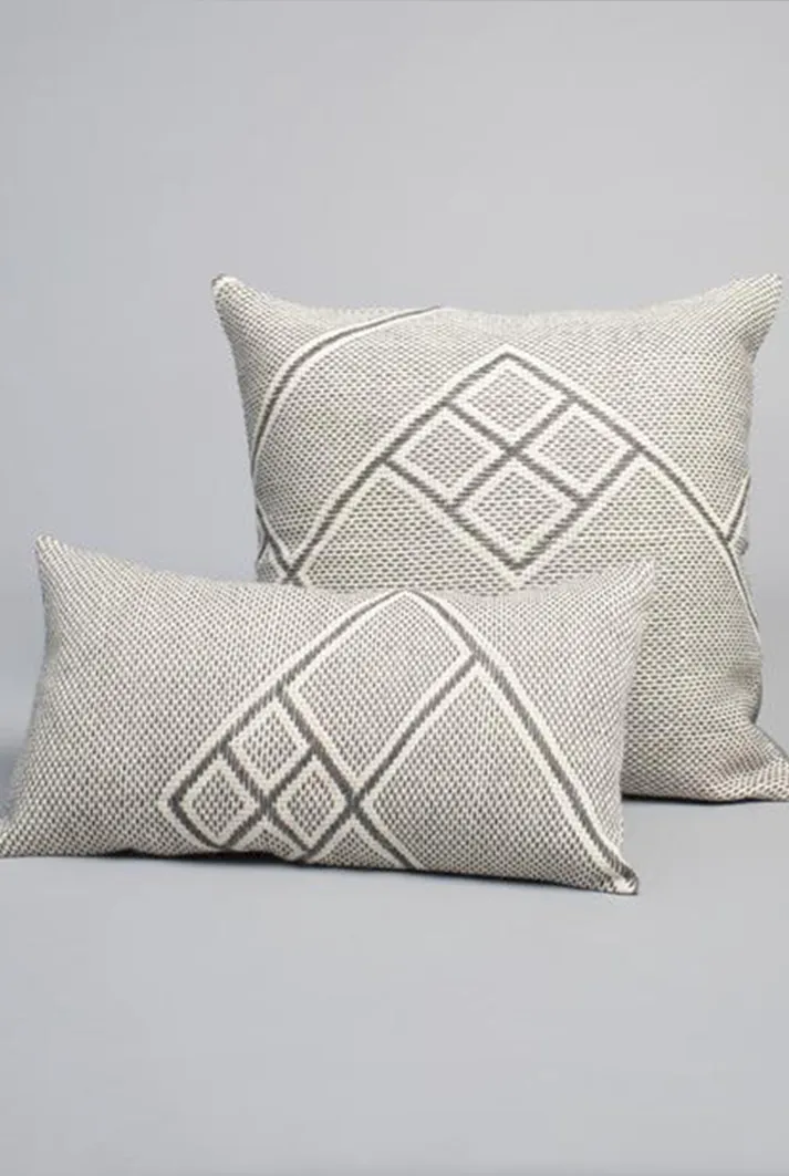 Che Lumbar Pillow in Light Grey