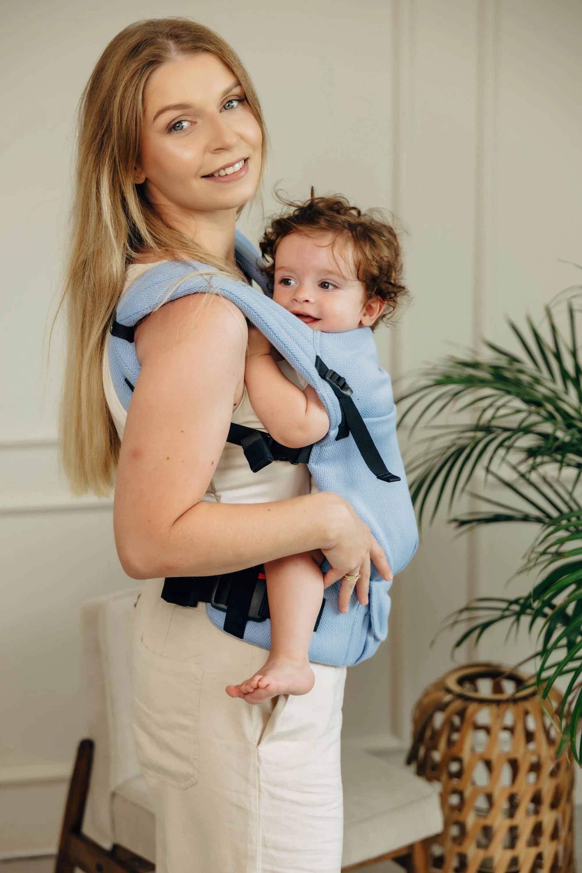 LennyLamb LennyLight Babywearing Carrier Little Herringbone Skylight