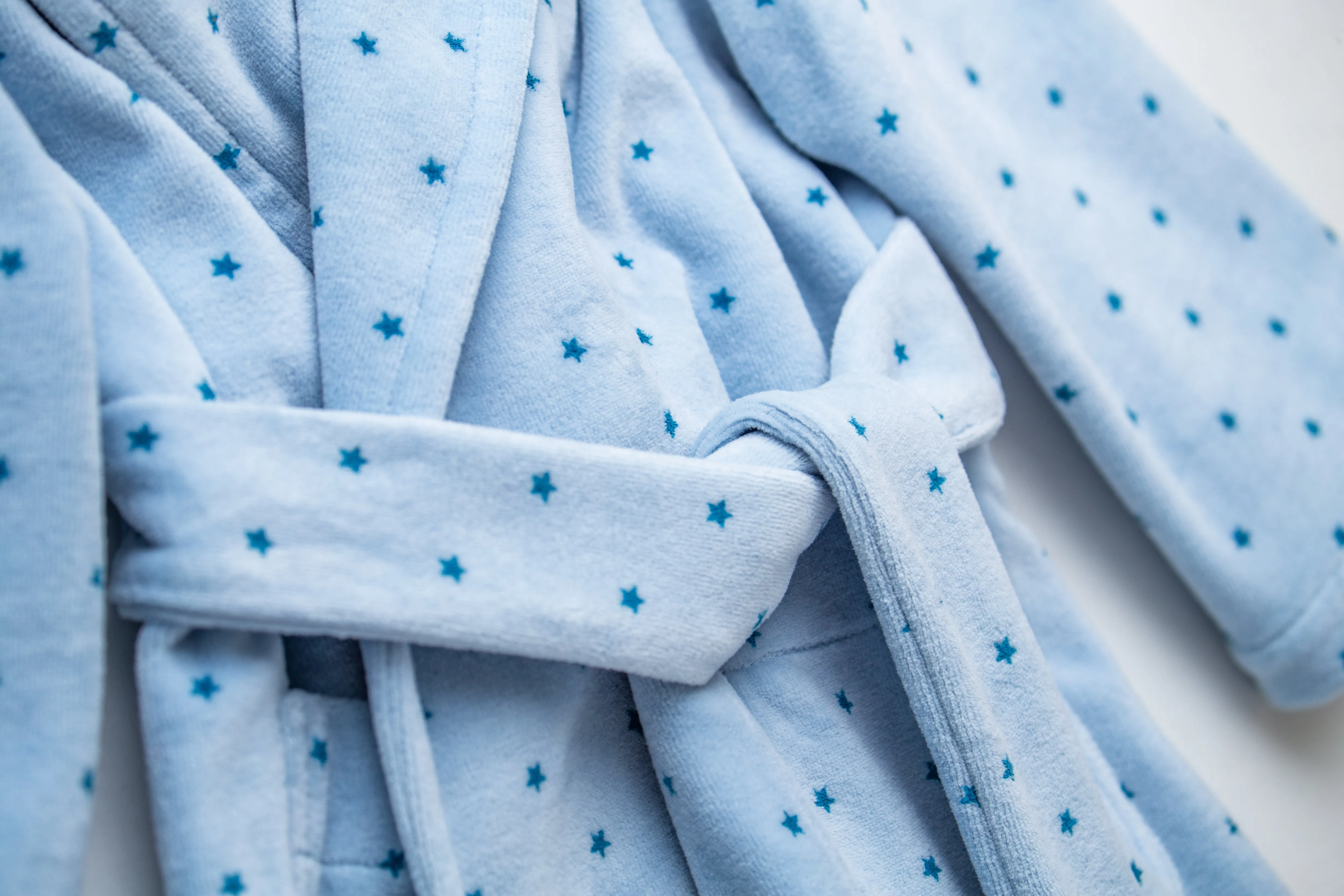 NATHAN - BOYS' BATHROBE IN BLUE STARS